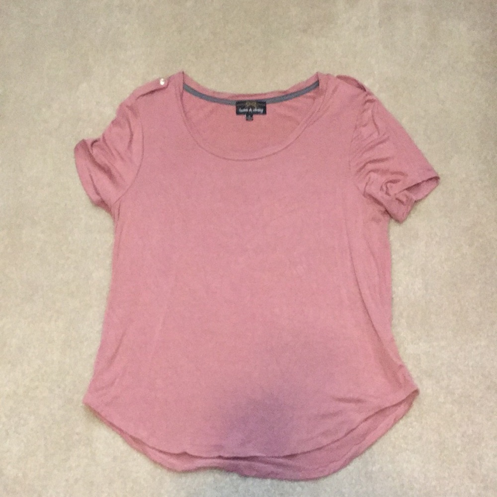 Short sleeve t-shirt